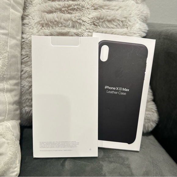 iPhone XS Max Apple Black Leather Case - Picture 7 of 11